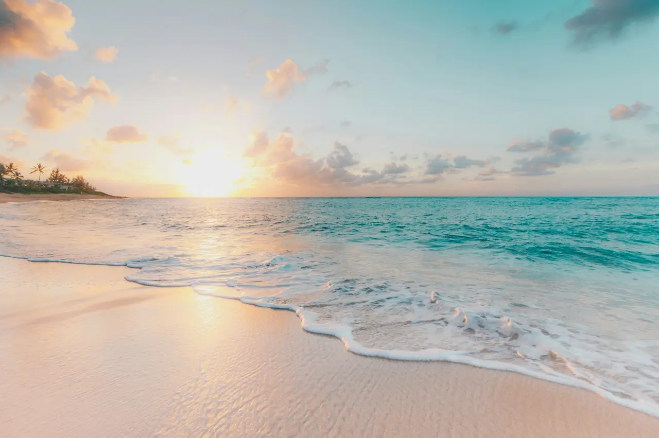 Calm coastal environment supporting therapeutic recovery